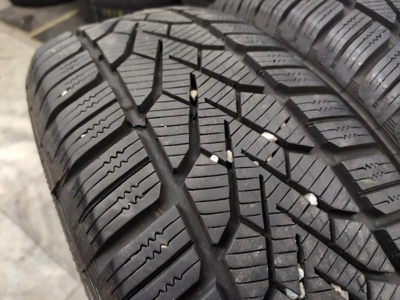 Гуми Зимни 185/60R15, снимка 4 - Гуми и джанти - 30969837