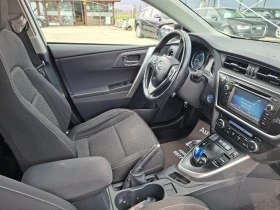 Toyota Auris 1, 8 i Hibrid, снимка 13