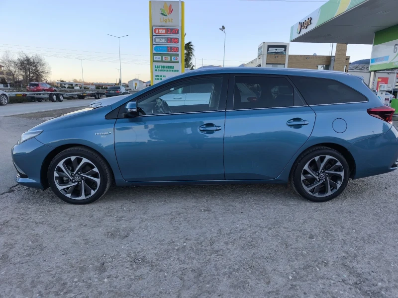 Toyota Auris 1.8HYBRID 98x km  FULL SERVICE IN TOYOTA NEW !!!, снимка 6 - Автомобили и джипове - 48825761