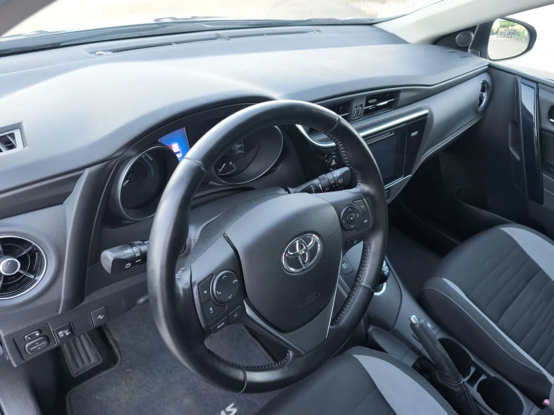 Toyota Auris 1.8HYBRID 98x km  FULL SERVICE IN TOYOTA NEW !!!, снимка 7 - Автомобили и джипове - 48825761