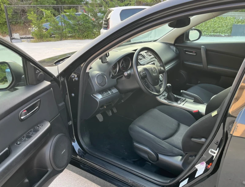 Mazda 6 2.2 MZR-CD, снимка 11 - Автомобили и джипове - 52583193