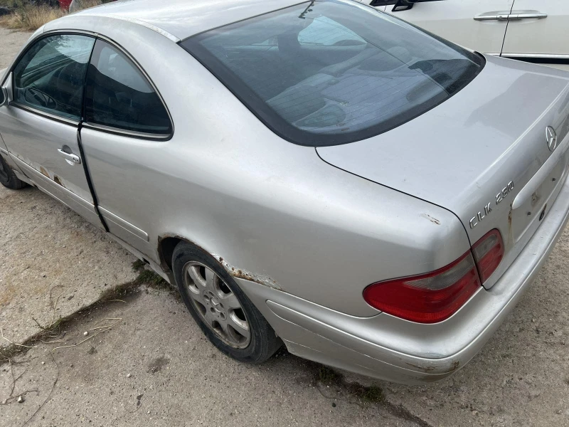 Mercedes-Benz CLK, снимка 4 - Автомобили и джипове - 51488382