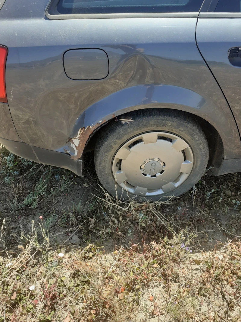 Audi A4 1.9 136 кс климатроник, снимка 7 - Автомобили и джипове - 51930475