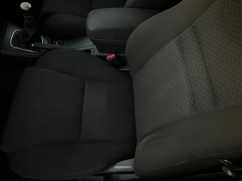 Toyota Avensis 2.2D-4D XENON/PODGREV/KLIMATRONIK/6sk/UNIKAT, снимка 11 - Автомобили и джипове - 52797902