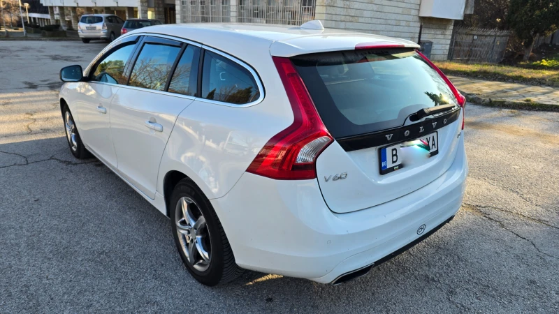 Volvo V60 D4 2.0 181, снимка 7 - Автомобили и джипове - 52891896