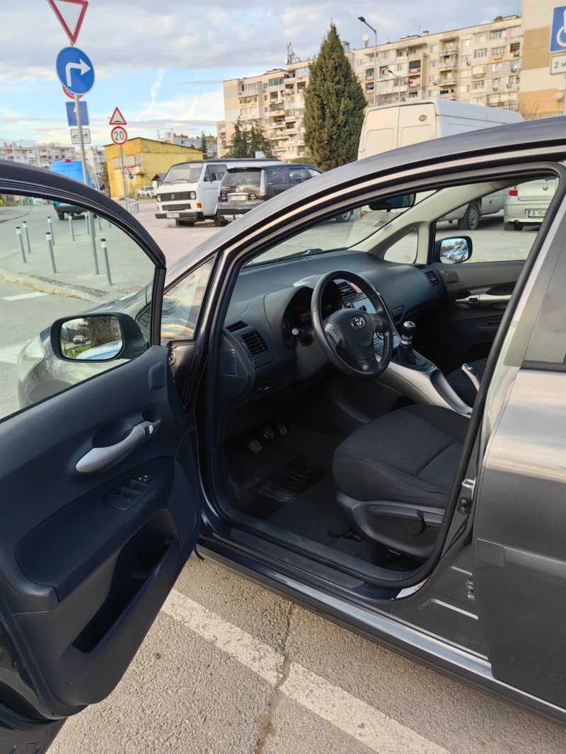 Toyota Auris 2.0 D, снимка 13 - Автомобили и джипове - 52924782