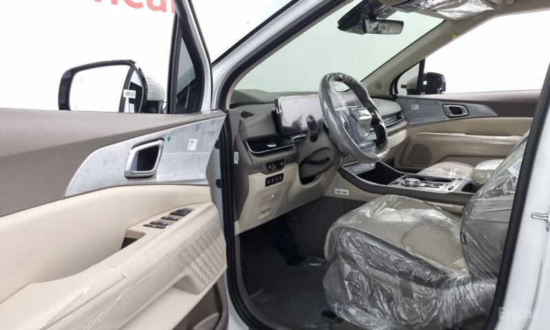 Kia Carnival, снимка 11 - Автомобили и джипове - 53023833