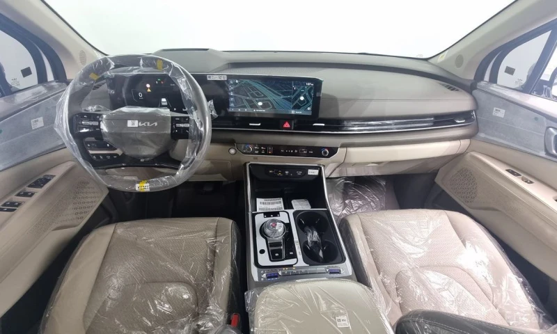 Kia Carnival, снимка 7 - Автомобили и джипове - 53023833