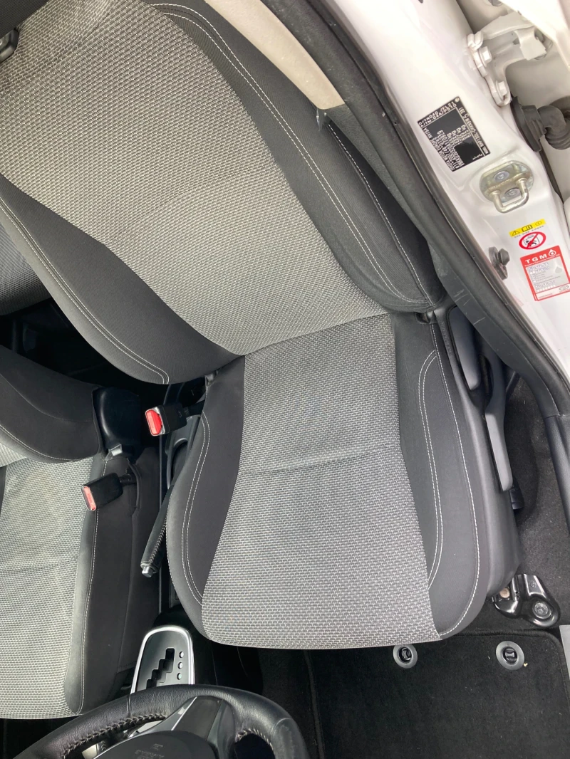 Toyota Yaris 1.5 Hibrid Avtomat EVRO 6 120000 km Originalni, снимка 6 - Автомобили и джипове - 53328630