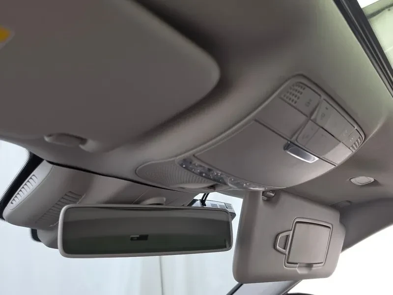 Mercedes-Benz E 300 Exclusive, снимка 17 - Автомобили и джипове - 55883652