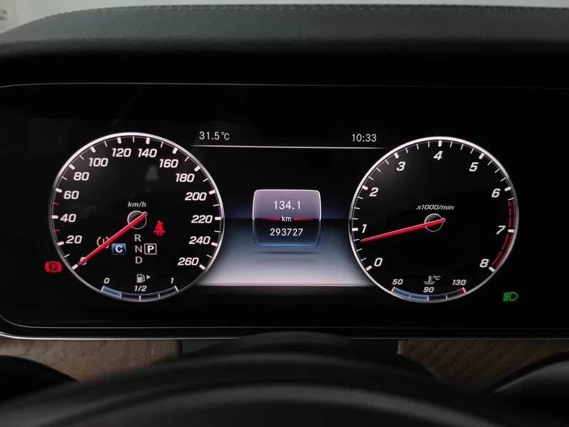 Mercedes-Benz E 300 Exclusive, снимка 8 - Автомобили и джипове - 55883652