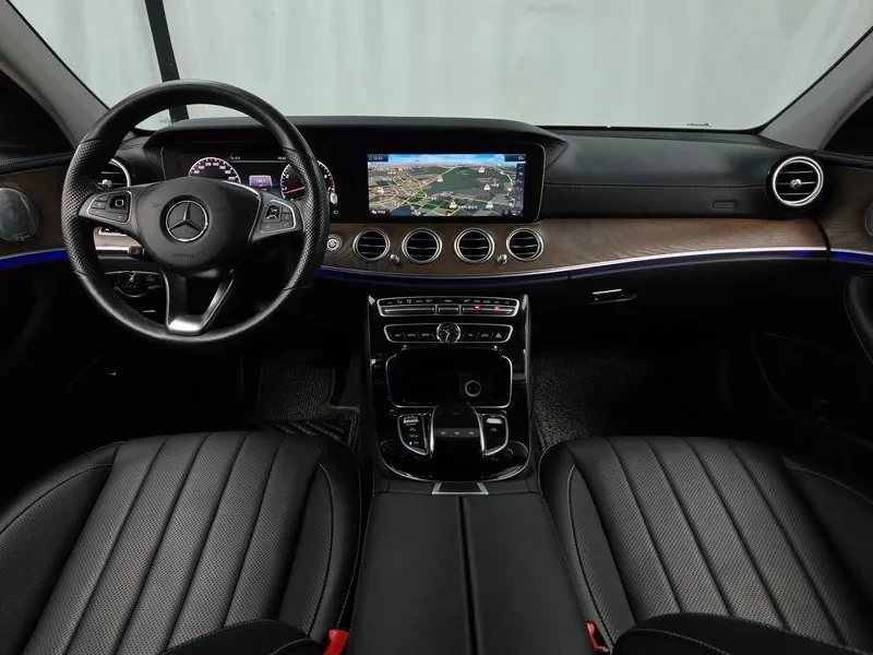 Mercedes-Benz E 300 Exclusive, снимка 7 - Автомобили и джипове - 55883652