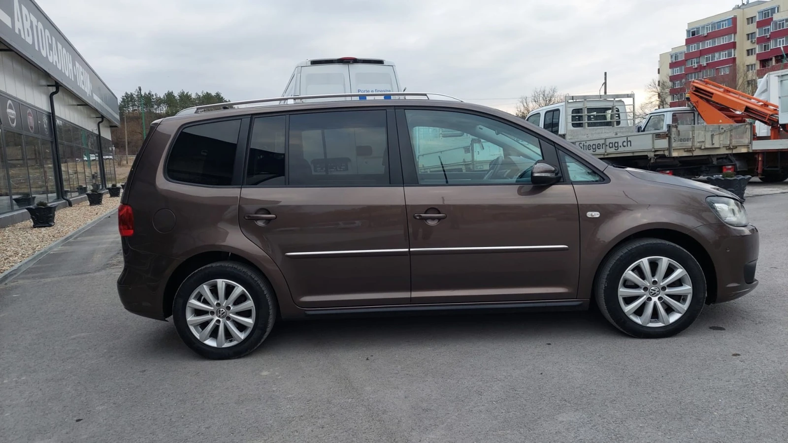 VW Touran 2.0TDi DSG 6SP-FULL OPT.-TOP SUST.-VNOS DE-LIZING - изображение 6