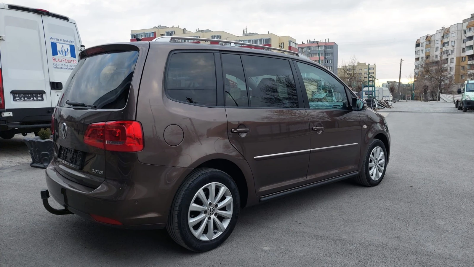 VW Touran 2.0TDi DSG 6SP-FULL OPT.-TOP SUST.-VNOS DE-LIZING - изображение 5