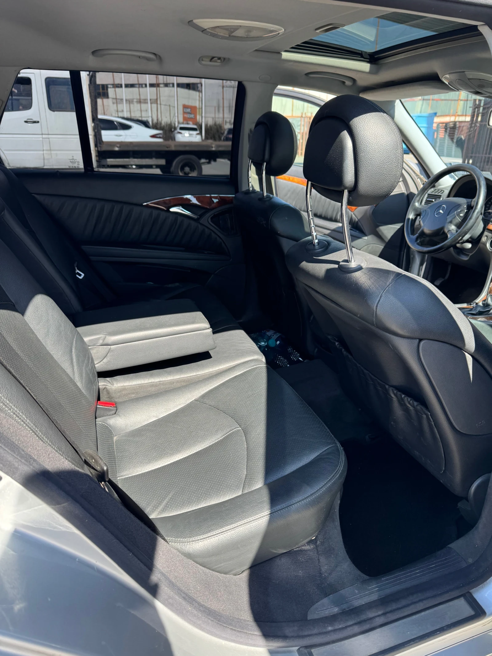 Mercedes-Benz E 320  - изображение 10