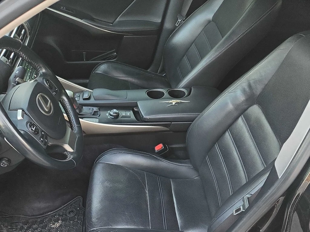 Lexus IS * 4dr Sdn AWD * CARFAX *    | Mobile.bg   12