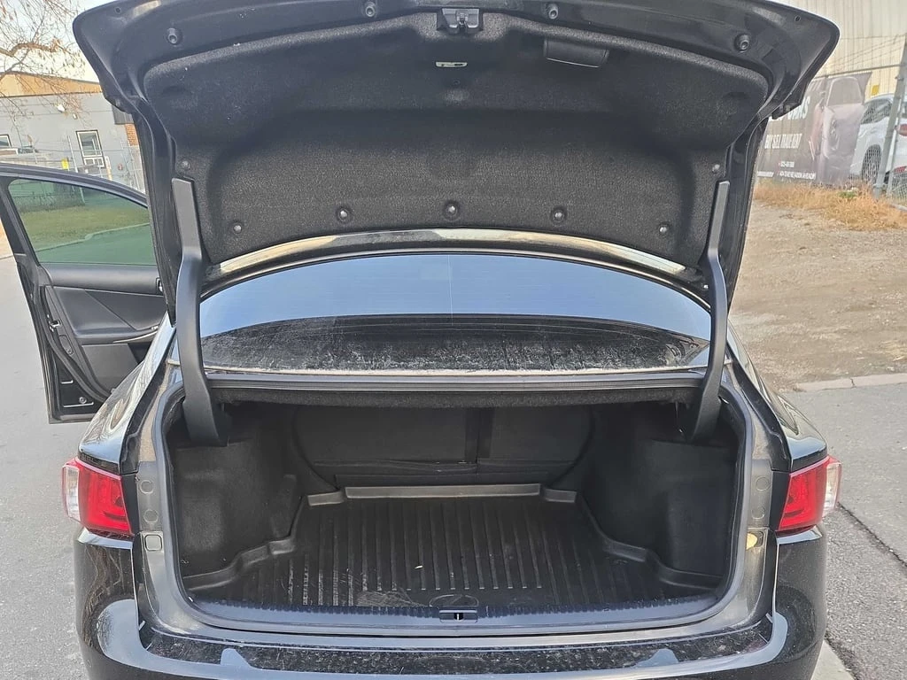 Lexus IS * 4dr Sdn AWD * CARFAX *    | Mobile.bg   14