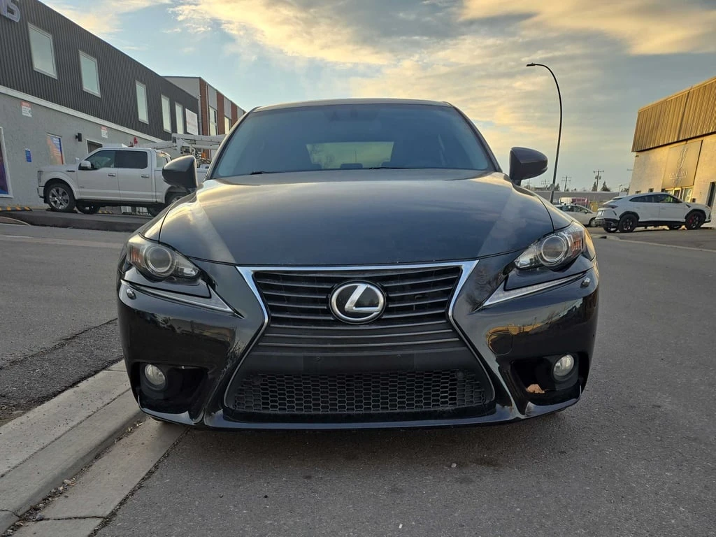 Lexus IS * 4dr Sdn AWD * CARFAX * БЕЗ ПЪРВОНАЧАЛНА ВНОСКА - изображение 6