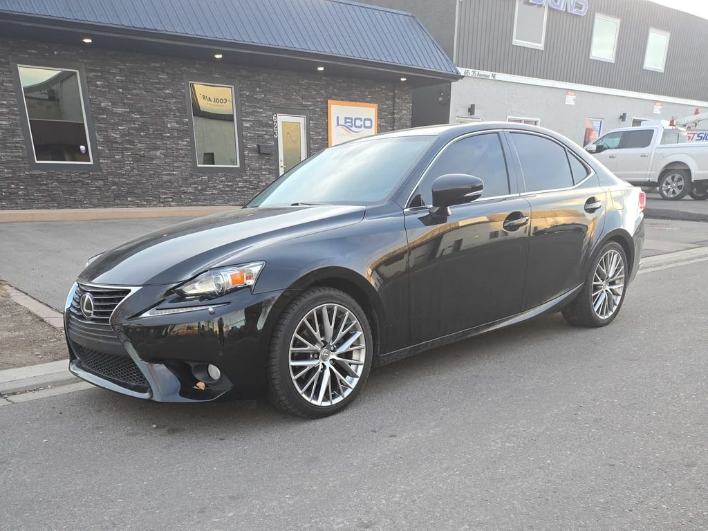 Lexus IS * 4dr Sdn AWD * CARFAX *    | Mobile.bg   1