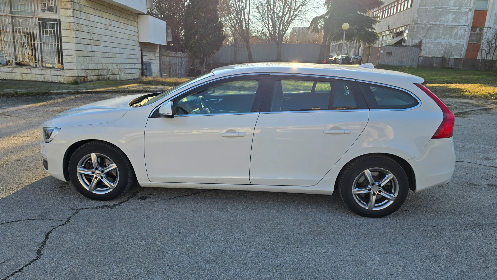 Volvo V60 D4 2.0 181 | Mobile.bg � ����������� 8