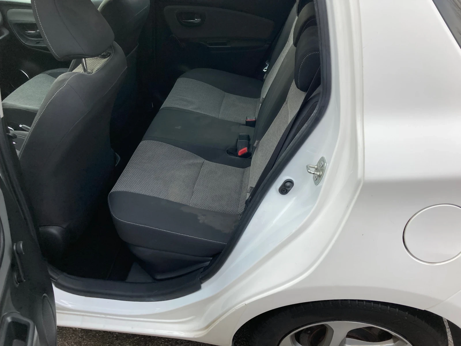 Toyota Yaris 1.5 Hibrid Avtomat EVRO 6 120000 km Originalni | Mobile.bg � ����������� 11