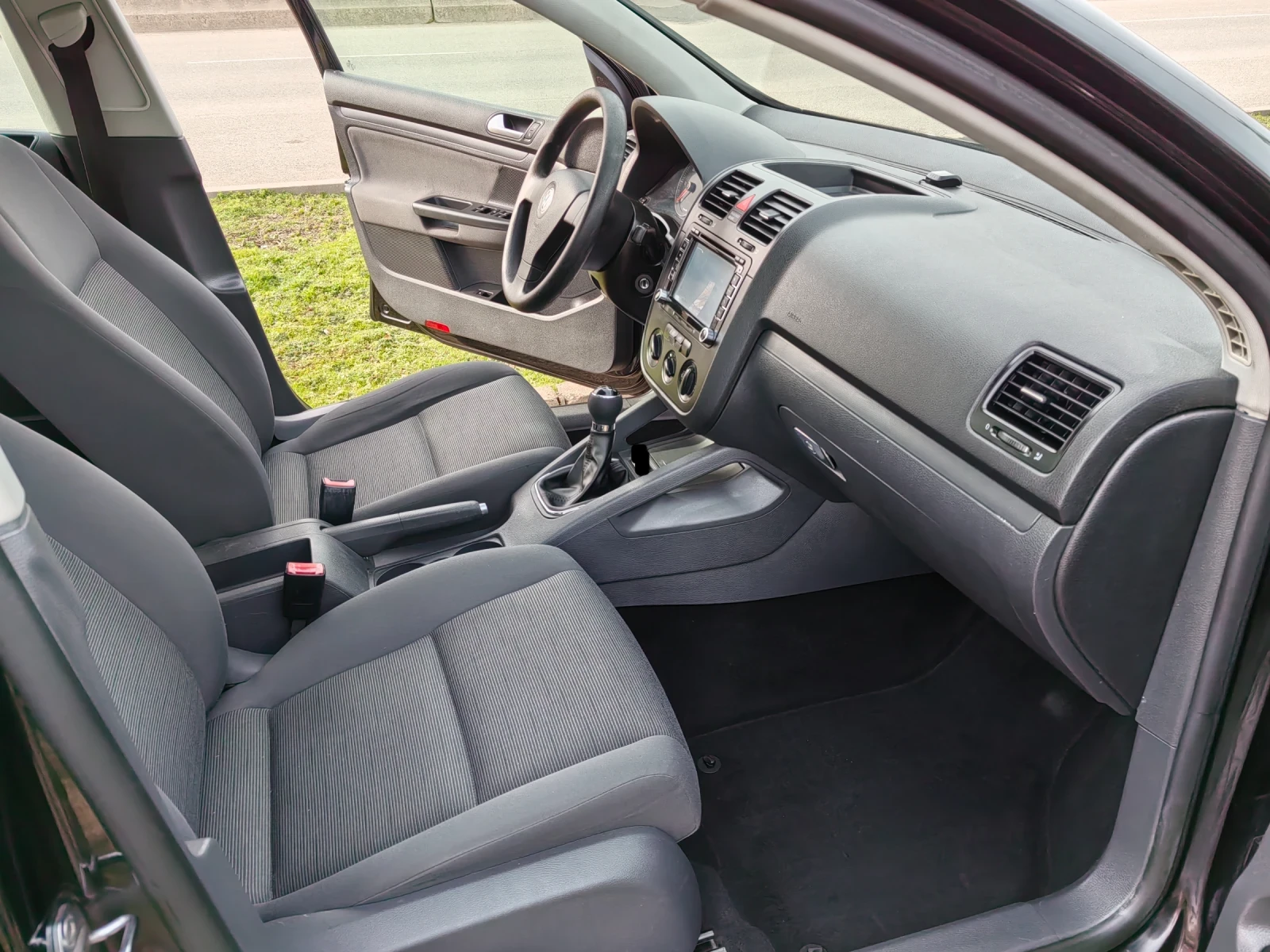 VW Golf 1.9tdi  90ps Navi, снимка 11 - Автомобили и джипове - 53709563