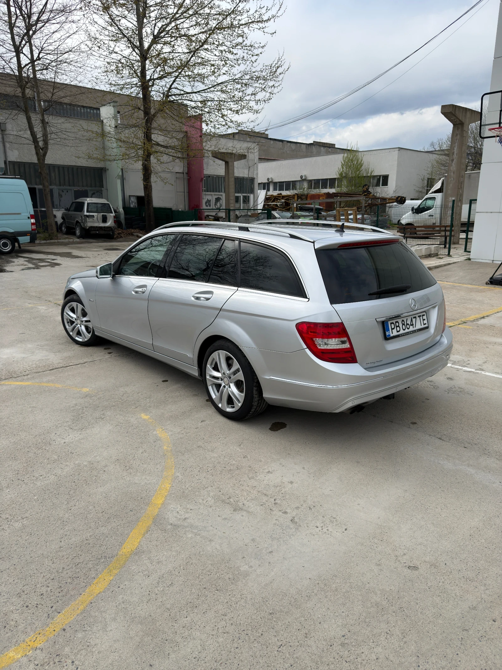 Mercedes-Benz C 200, снимка 4 - Автомобили и джипове - 53755606