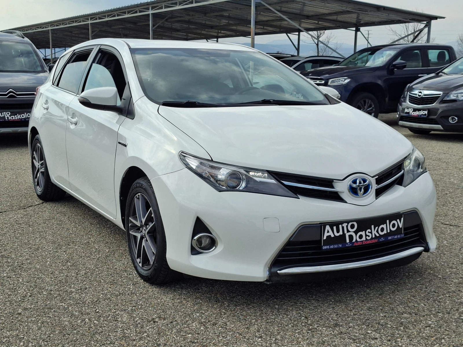Toyota Auris 1, 8 i Hibrid - изображение 3