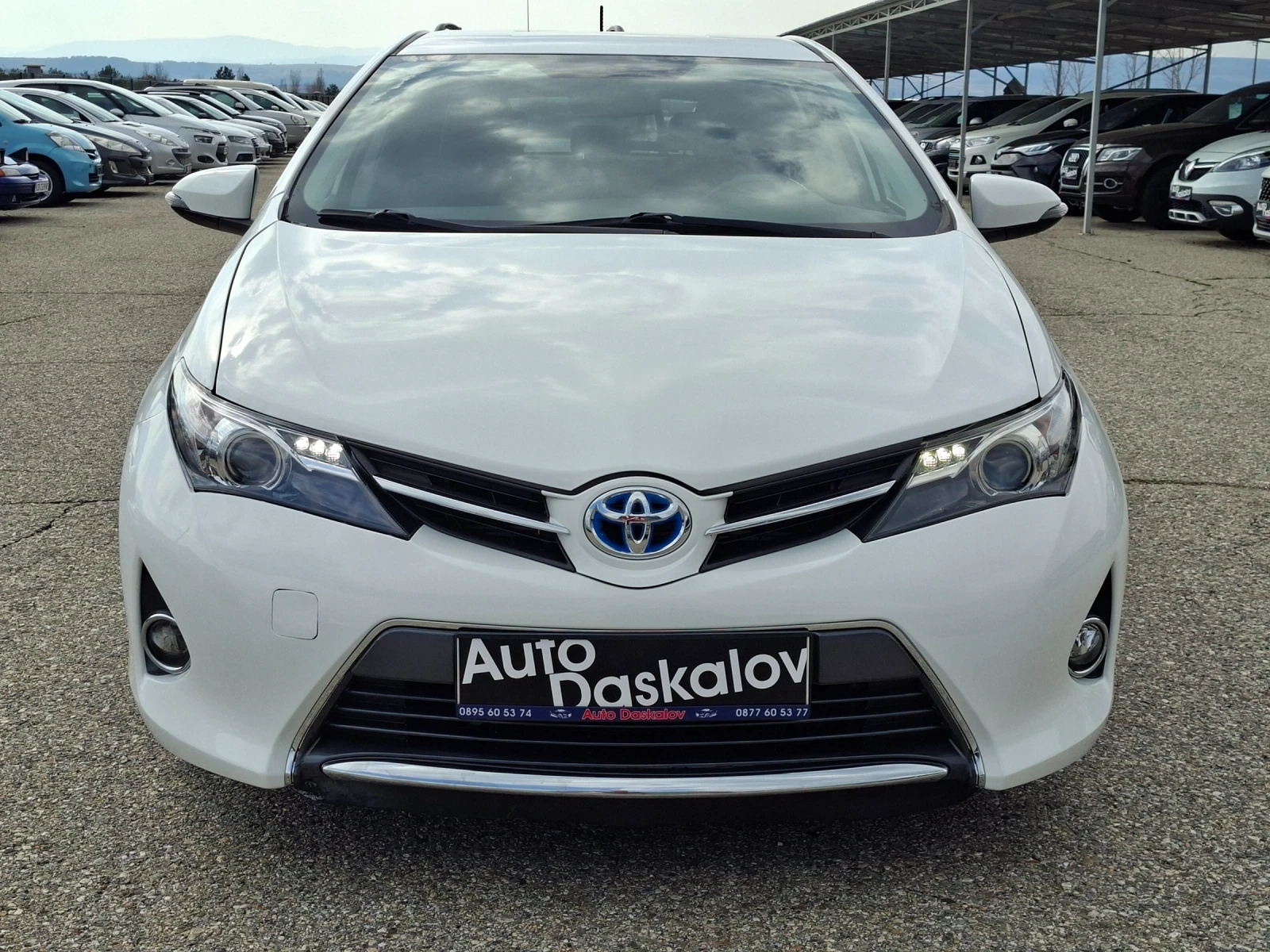 Toyota Auris 1, 8 i Hibrid - изображение 2
