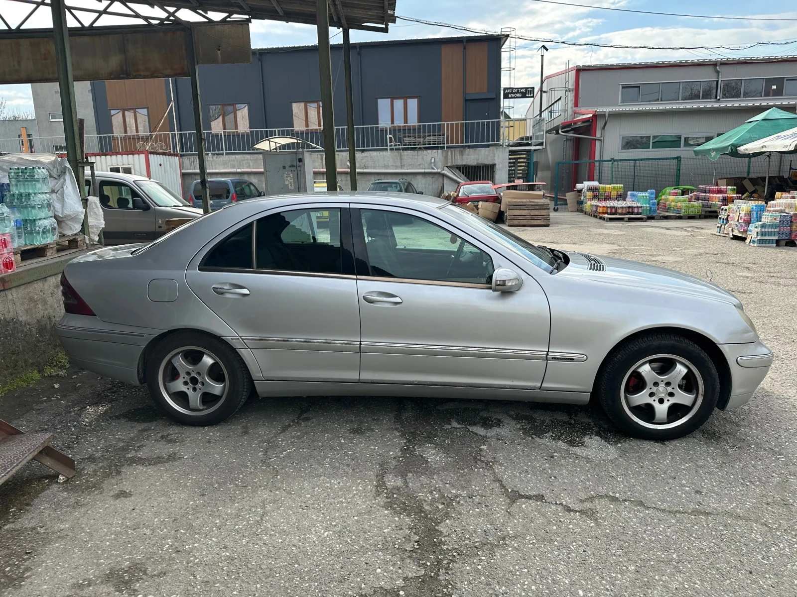 Mercedes-Benz C 220, снимка 4 - Автомобили и джипове - 54020481