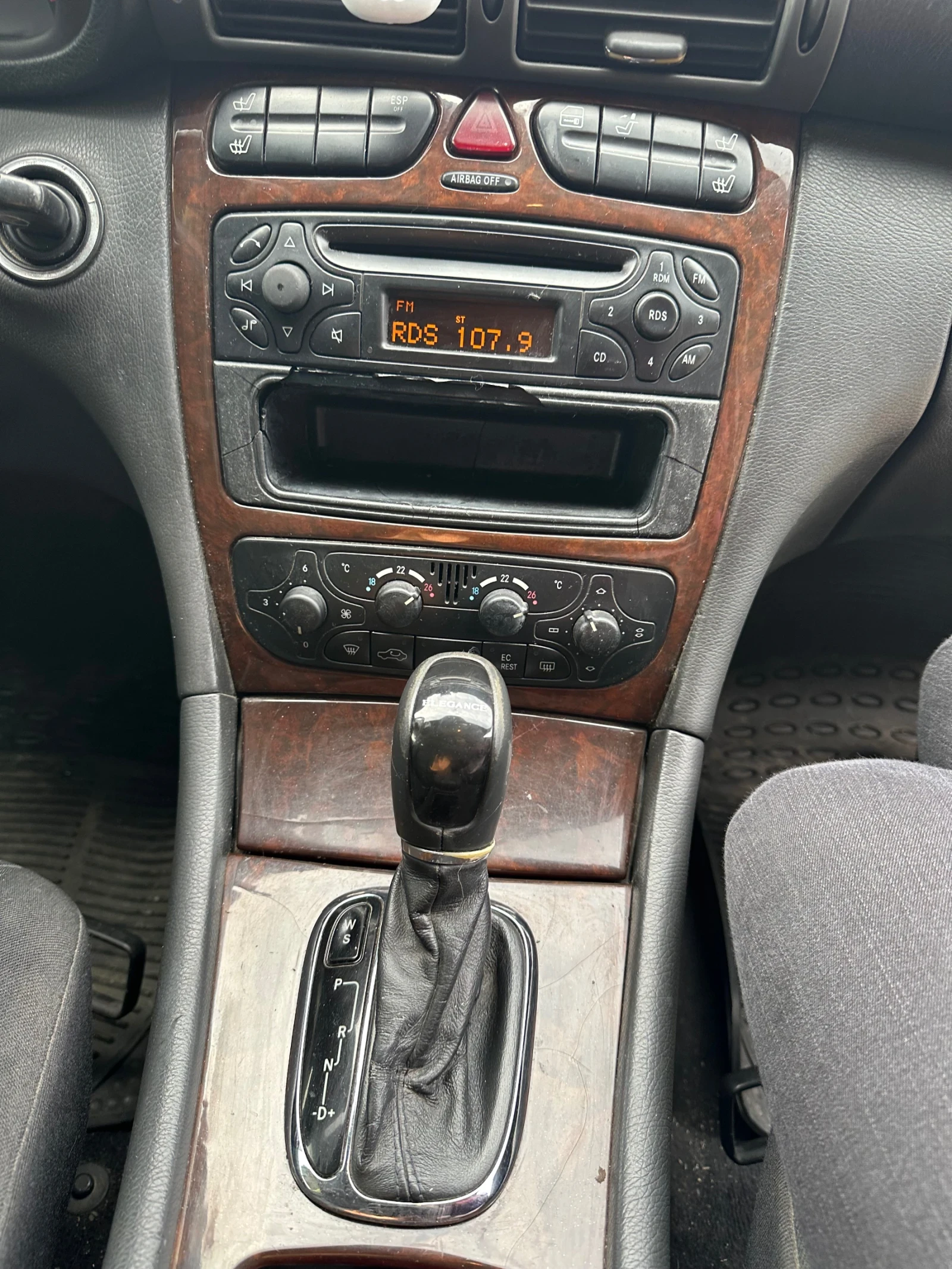 Mercedes-Benz C 220, снимка 6 - Автомобили и джипове - 54020481