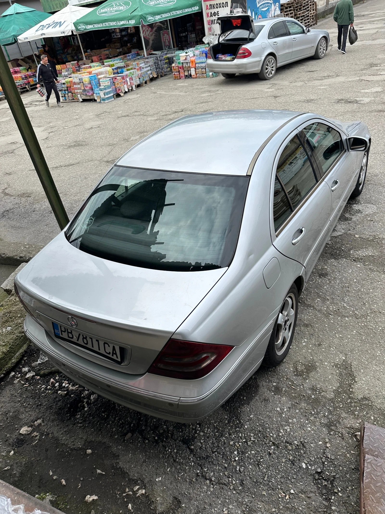 Mercedes-Benz C 220, снимка 3 - Автомобили и джипове - 54020481