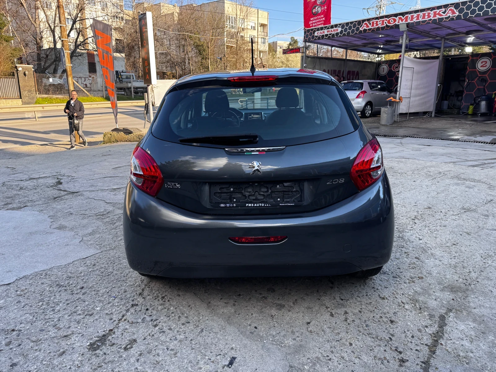 Peugeot 208, снимка 7 - Автомобили и джипове - 54156912