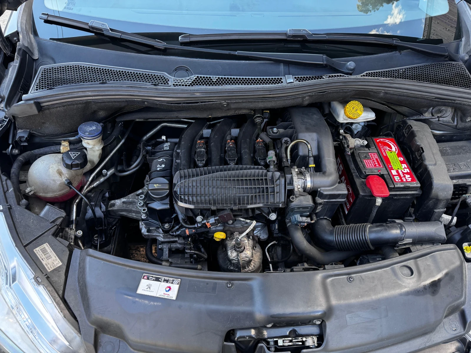 Peugeot 208, снимка 17 - Автомобили и джипове - 54156912