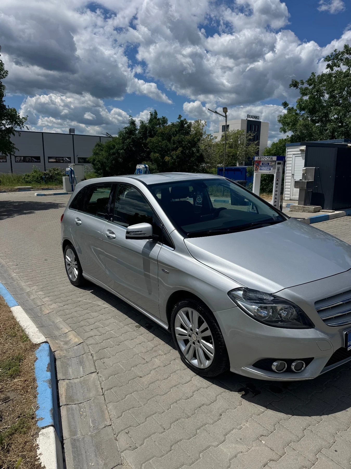Mercedes-Benz B 180 CDI, снимка 3 - Автомобили и джипове - 54725855