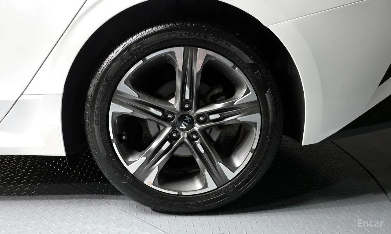 Kia K5 1.6 Turbo* DISTRONIC* ПОДГРЕВ* ОБДУХВАНЕ* КАМЕРА* , снимка 5 - Автомобили и джипове - 54884661