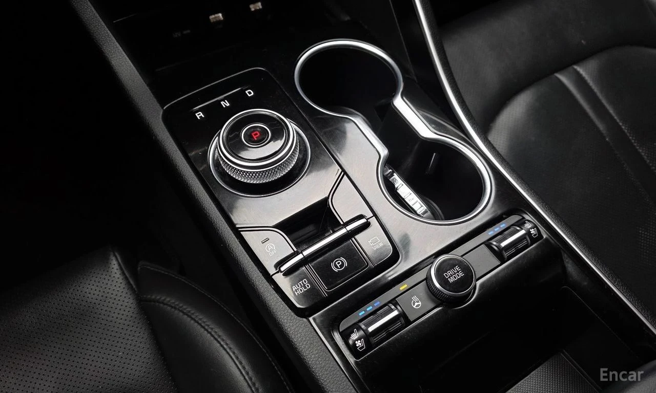 Kia K5 1.6 Turbo* DISTRONIC* ПОДГРЕВ* ОБДУХВАНЕ* КАМЕРА* , снимка 14 - Автомобили и джипове - 54884661