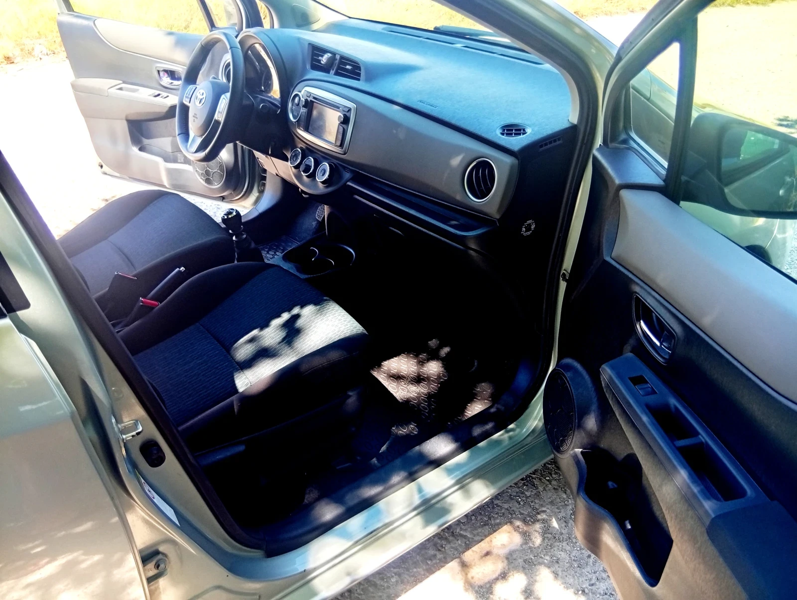 Toyota Yaris 1.33 бензин , снимка 13 - Автомобили и джипове - 55631470
