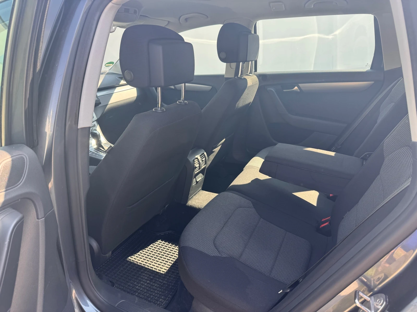 VW Passat 2.0 TDI BLUEMOTION, снимка 5 - Автомобили и джипове - 56057024