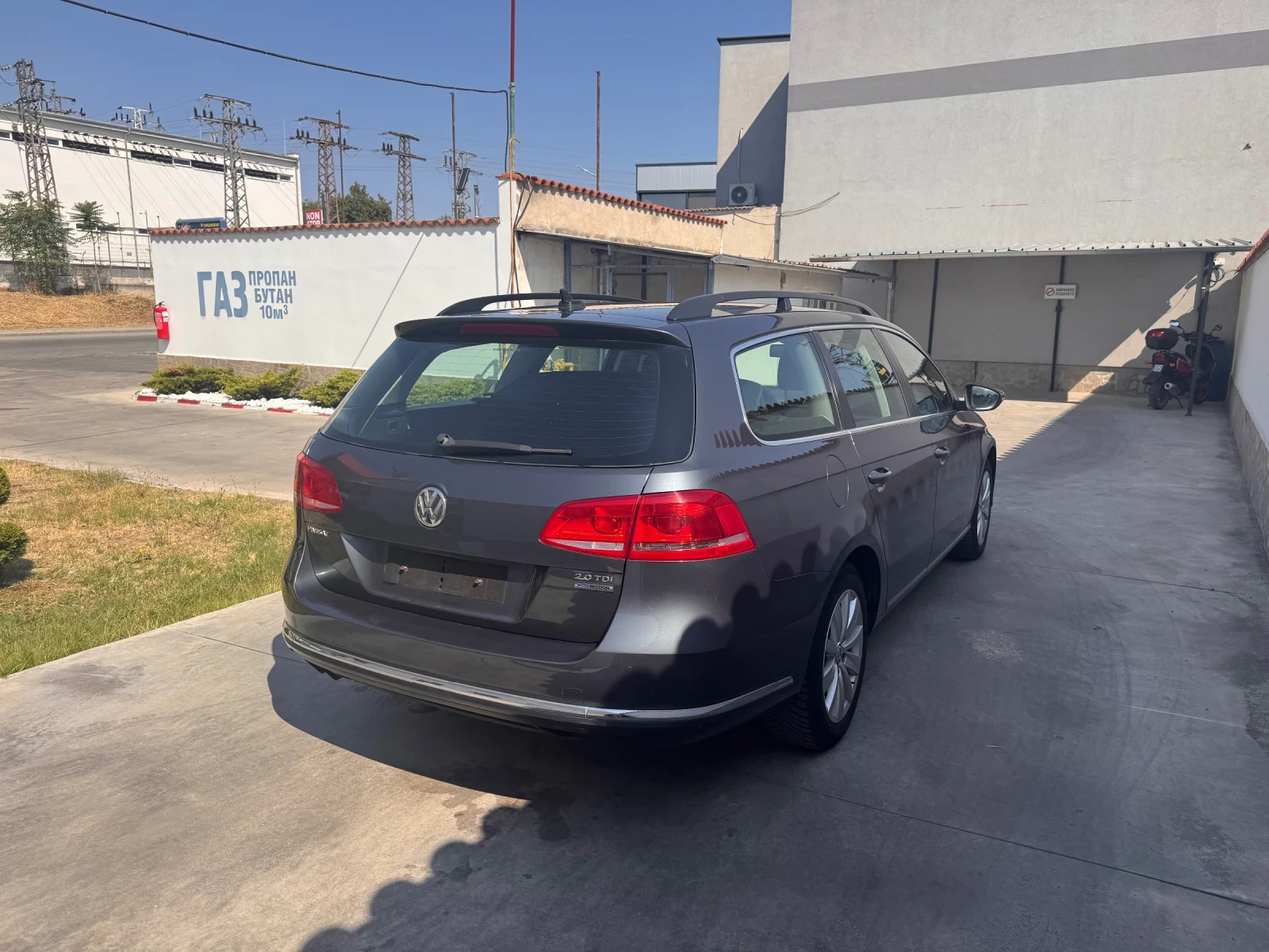 VW Passat 2.0 TDI BLUEMOTION, снимка 3 - Автомобили и джипове - 56057024
