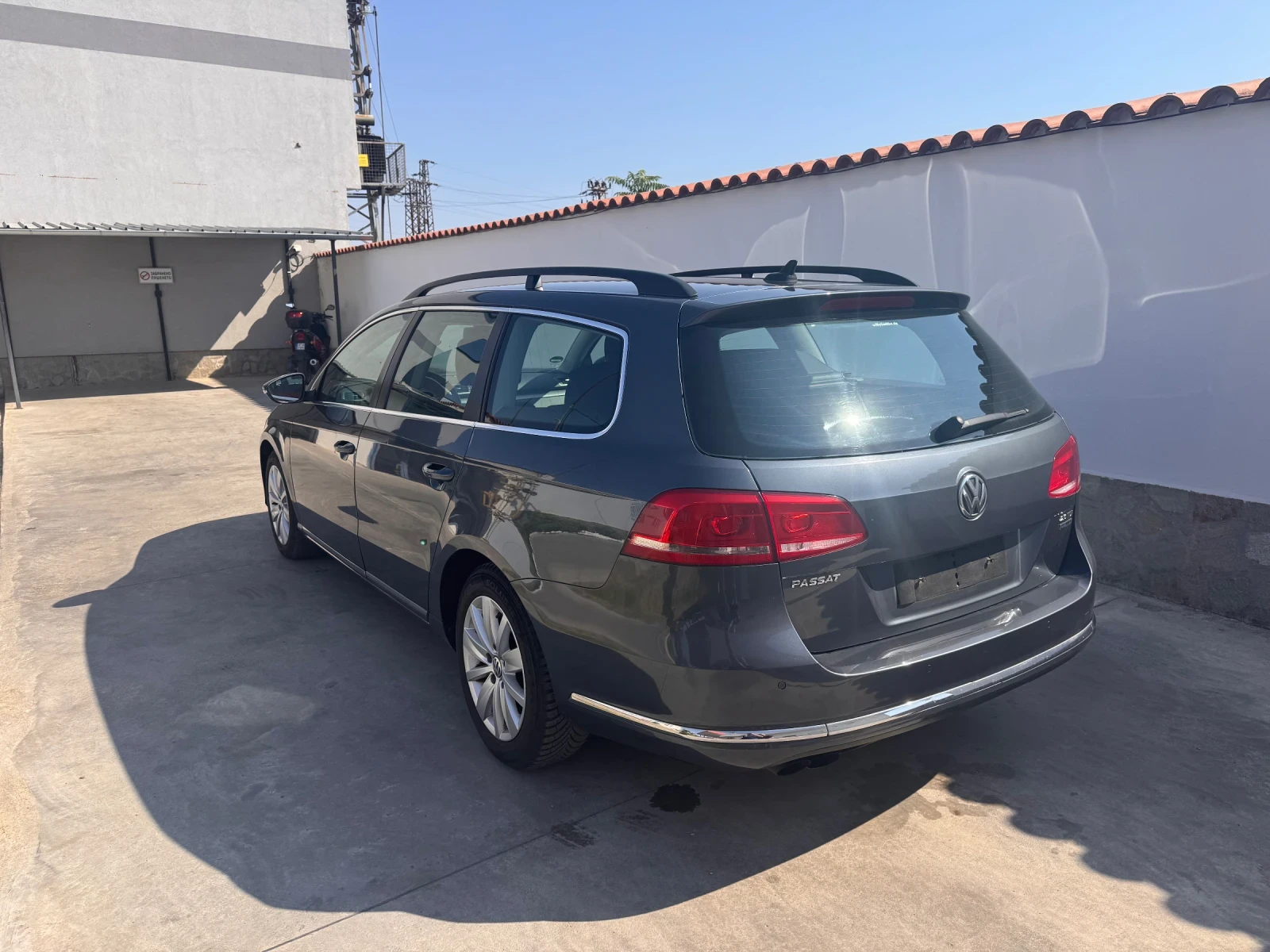 VW Passat 2.0 TDI BLUEMOTION, снимка 4 - Автомобили и джипове - 56057024