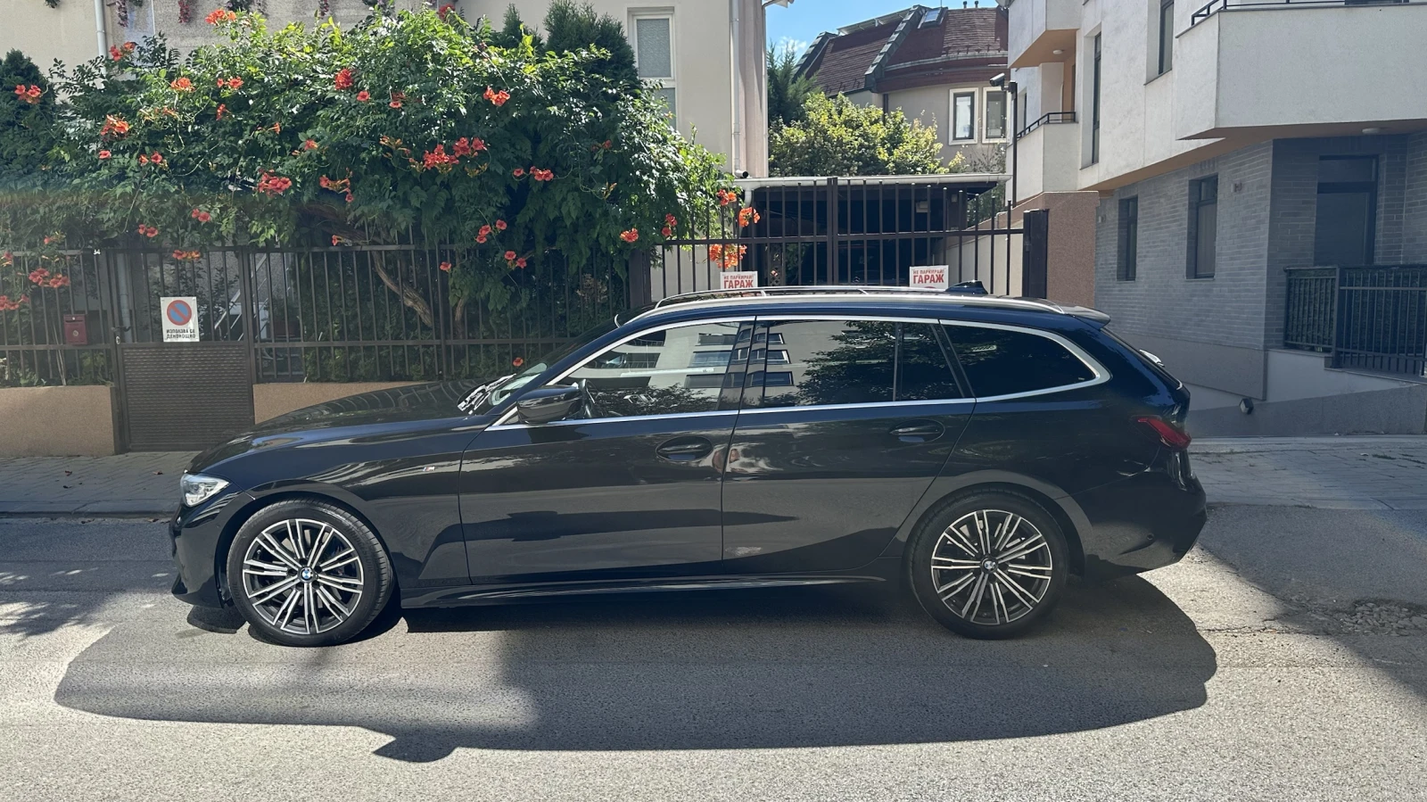 BMW 330 xDrive Touring, снимка 4 - Автомобили и джипове - 56073262