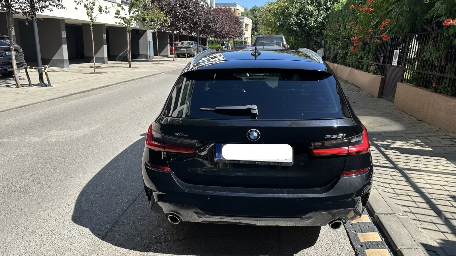 BMW 330 xDrive Touring, снимка 3 - Автомобили и джипове - 56073262