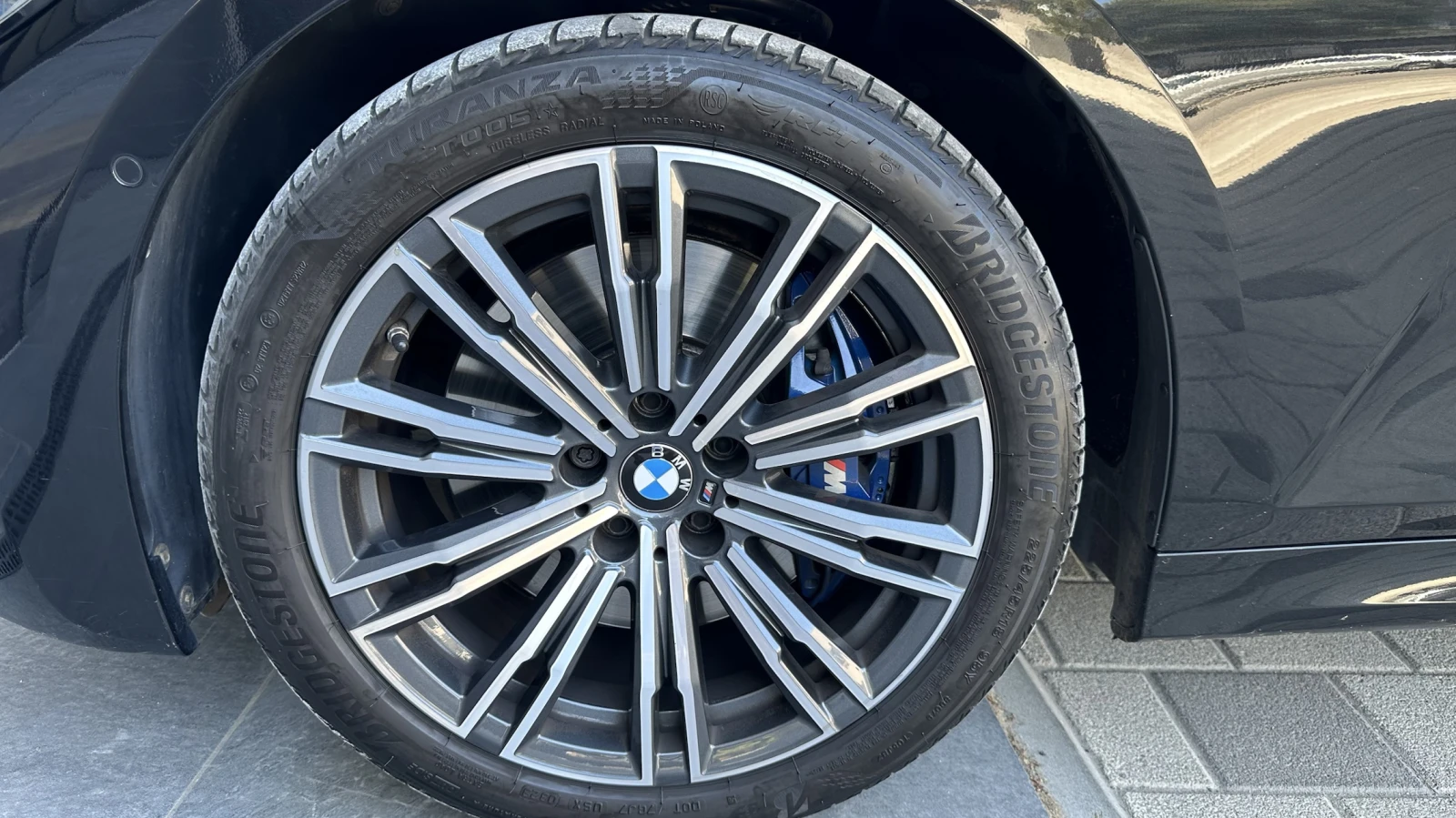 BMW 330 xDrive Touring, снимка 16 - Автомобили и джипове - 56073262