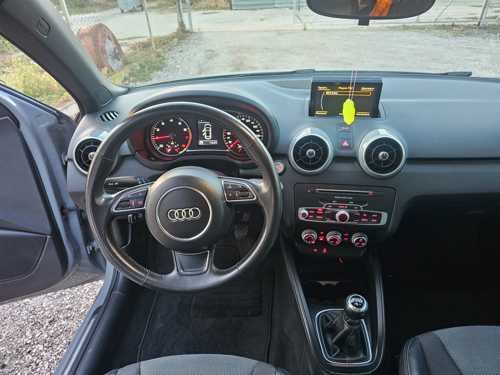 Audi A1, снимка 10 - Автомобили и джипове - 56601935