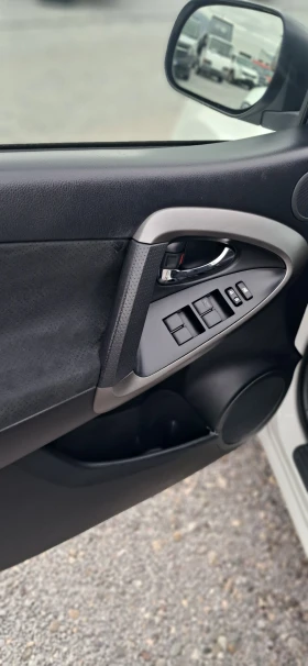 Toyota Rav4 2.2D4D - 5600 € / 10952.65 лв. - 32397771 8