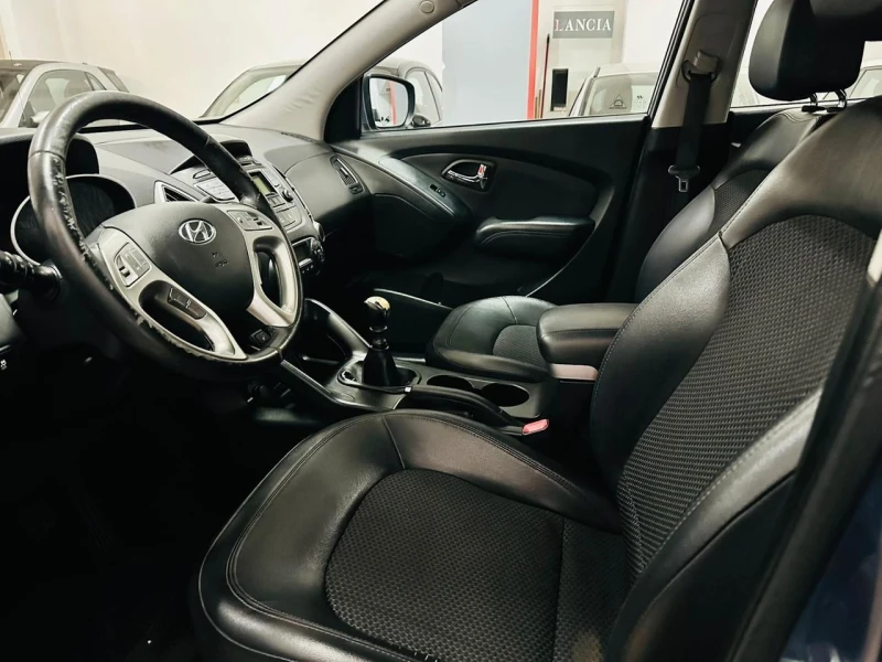 Hyundai IX35 Tucson 1.7 116, снимка 8 - Автомобили и джипове - 52957521