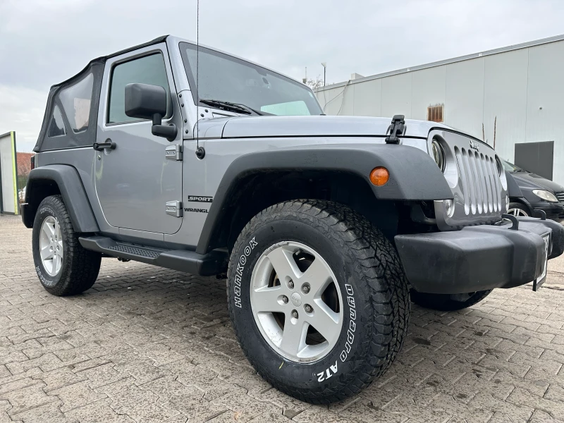 Jeep Wrangler Sport Utility , снимка 11 - Автомобили и джипове - 53456662