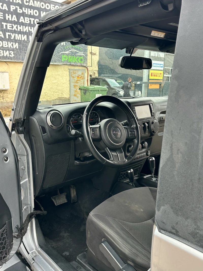 Jeep Wrangler Sport Utility , снимка 16 - Автомобили и джипове - 53456662