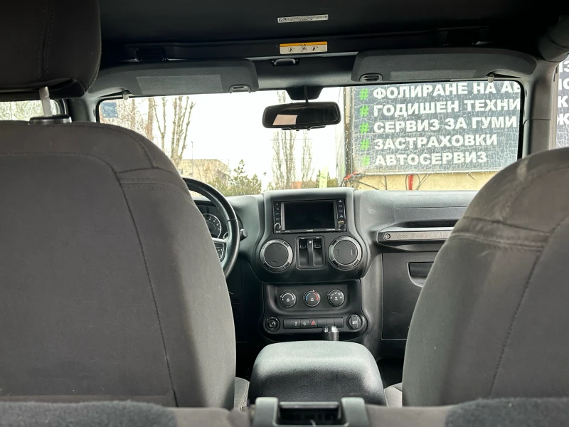 Jeep Wrangler Sport Utility , снимка 14 - Автомобили и джипове - 53456662